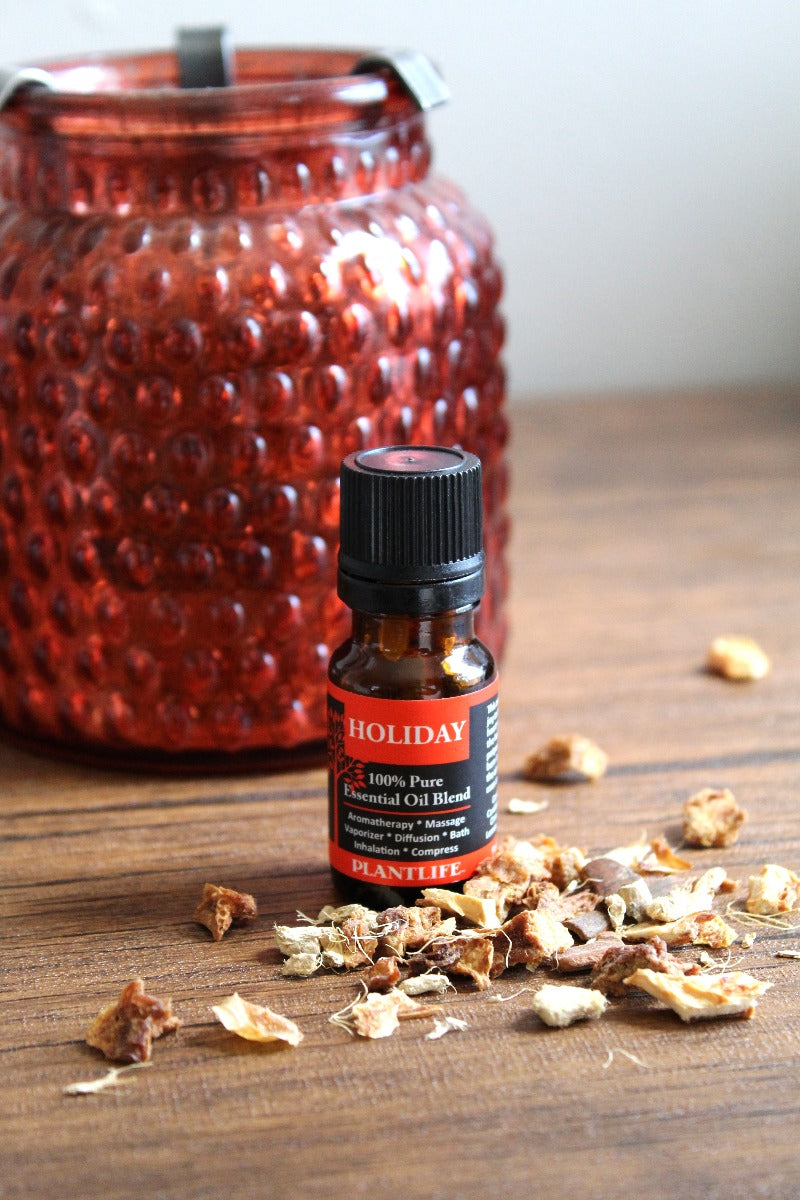 Holiday Essential Oil Blend – 10ml Bottle Displaying Product Info