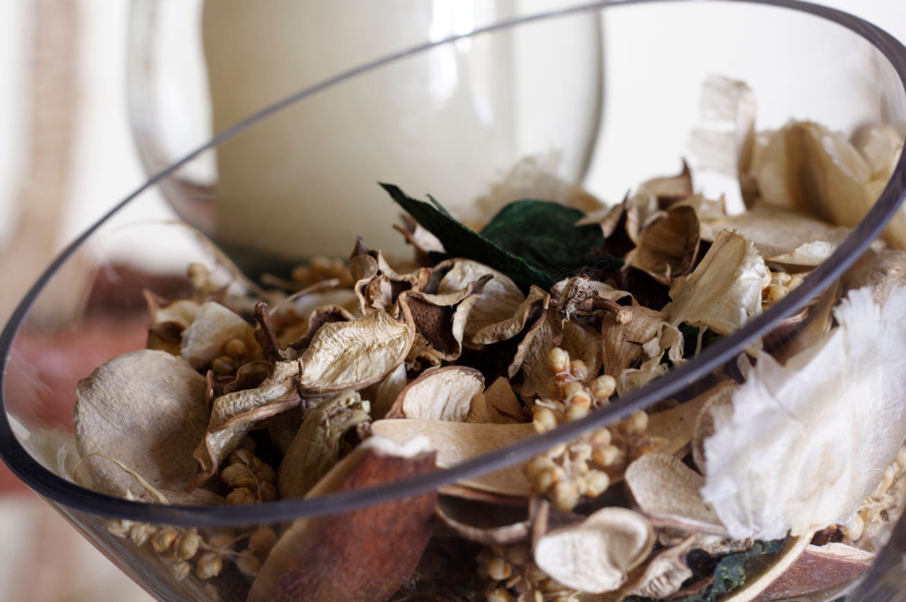 DIY Fall Potpourri: Bring the Warmth of Autumn into Your Home