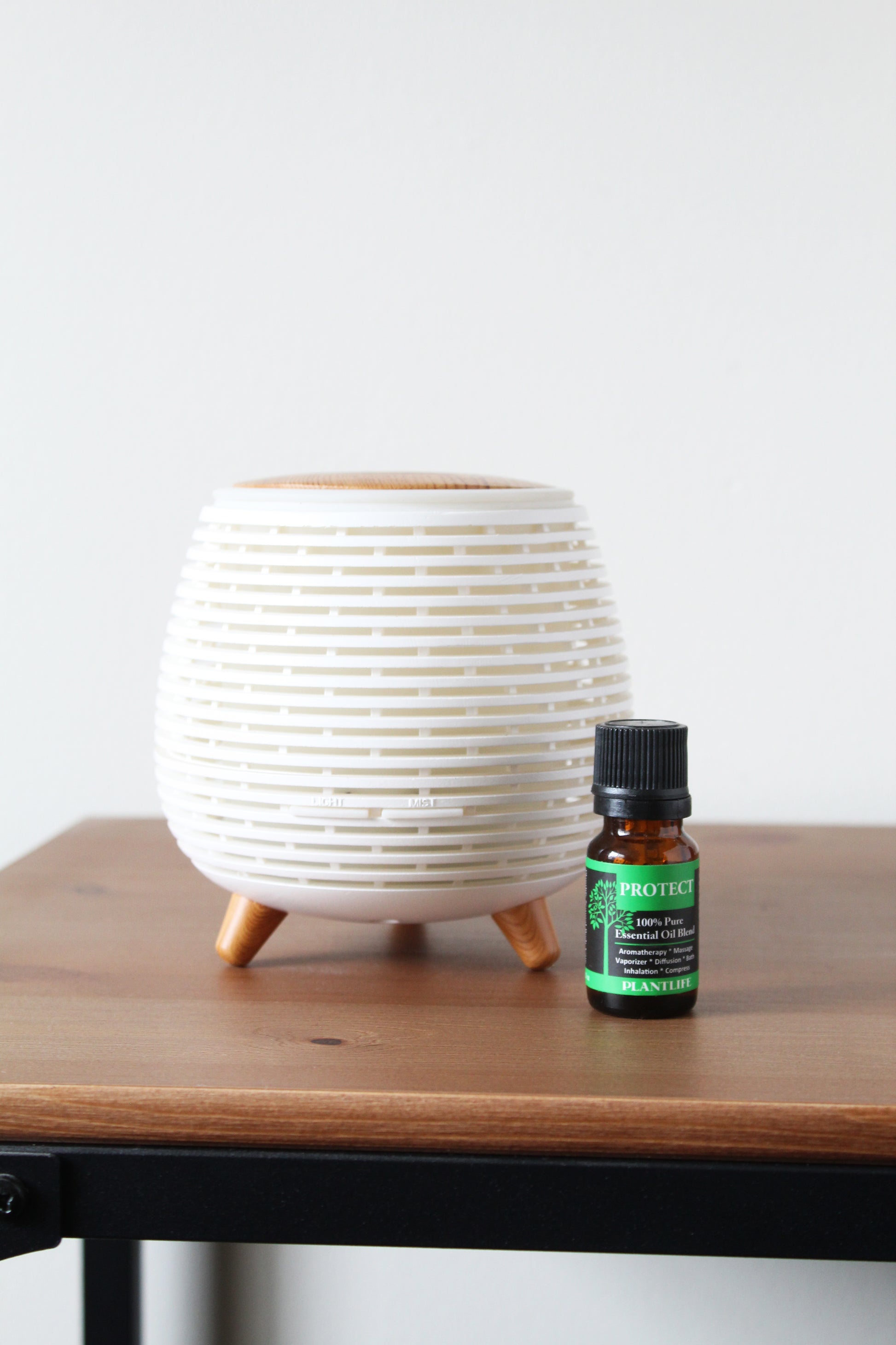 Plantlife Beehive Diffuser with Protect Essential Oil Blend